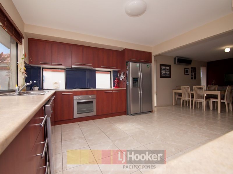 17 Whitely Crescent, Maudsland QLD 4210