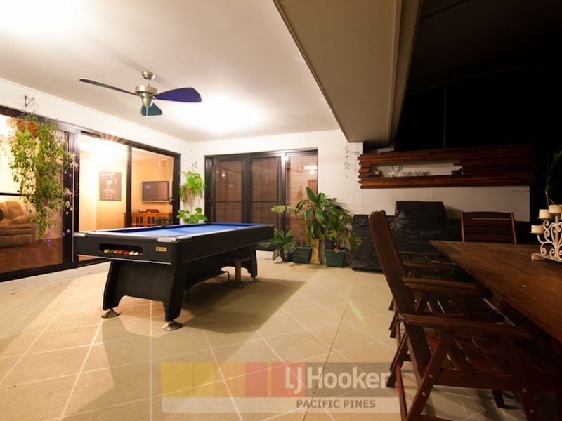 17 Whitely Crescent, Maudsland QLD 4210