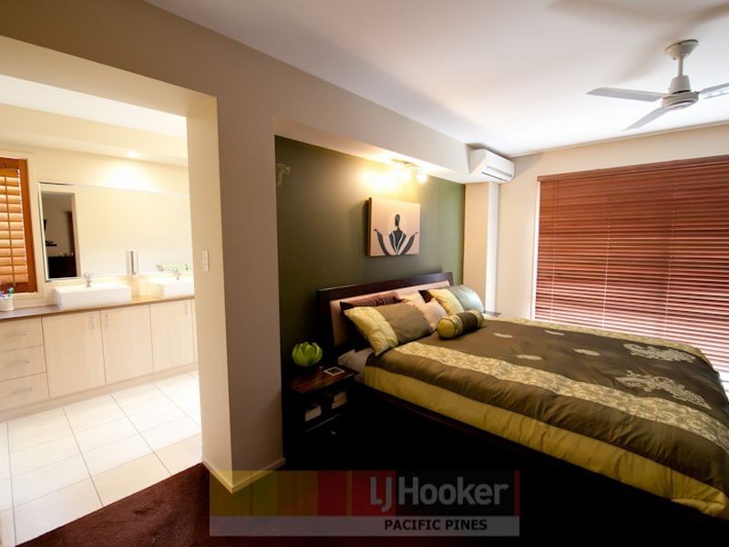 17 Whitely Crescent, Maudsland QLD 4210