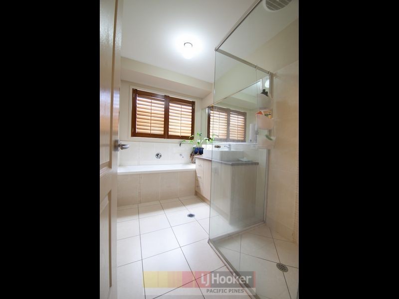 17 Whitely Crescent, Maudsland QLD 4210