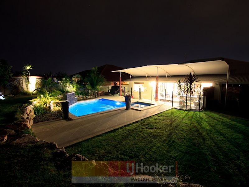 17 Whitely Crescent, Maudsland QLD 4210