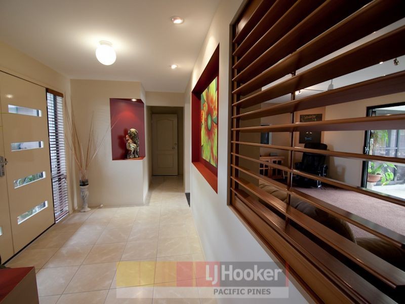 17 Whitely Crescent, Maudsland QLD 4210