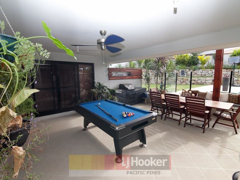 17 Whitely Crescent, Maudsland QLD 4210