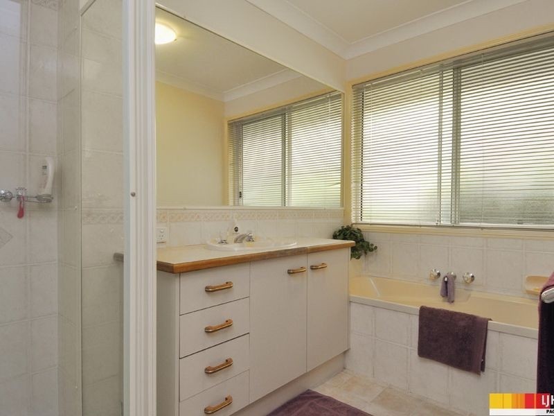 3 Mona Court, Pacific Pines QLD 4211