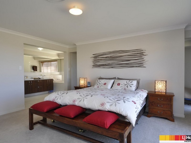 35 Harmsworth Road, Pacific Pines QLD 4211