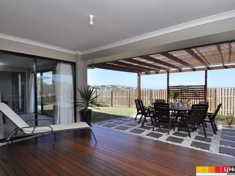 35 Harmsworth Road, Pacific Pines QLD 4211