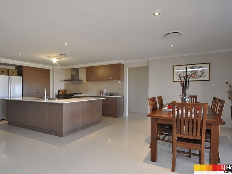 35 Harmsworth Road, Pacific Pines QLD 4211