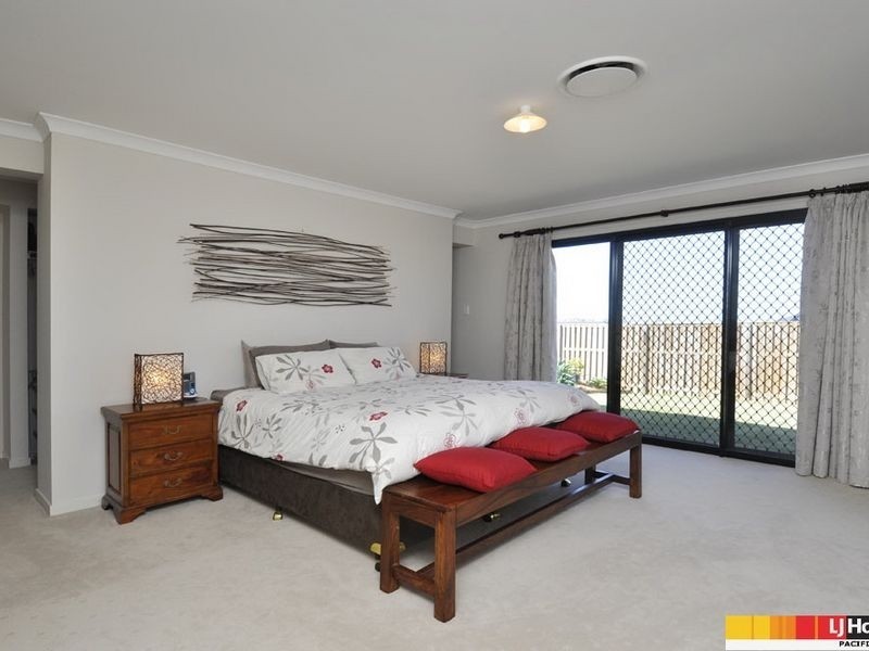 35 Harmsworth Road, Pacific Pines QLD 4211