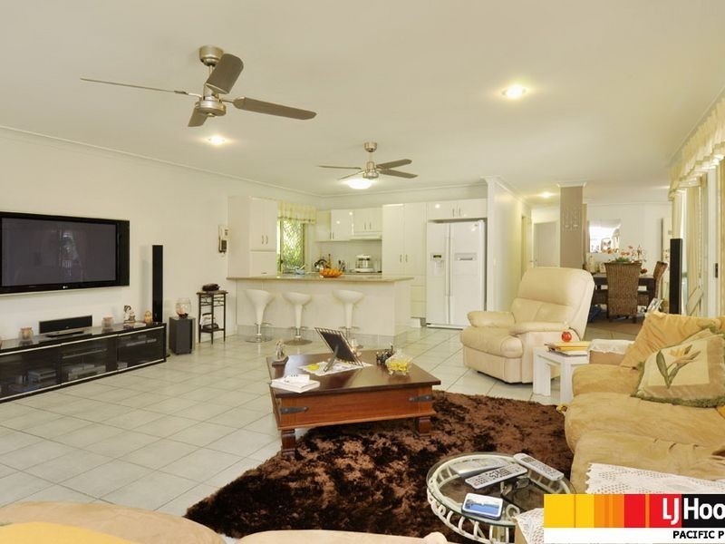 9 Kolonia Street, Pacific Pines QLD 4211