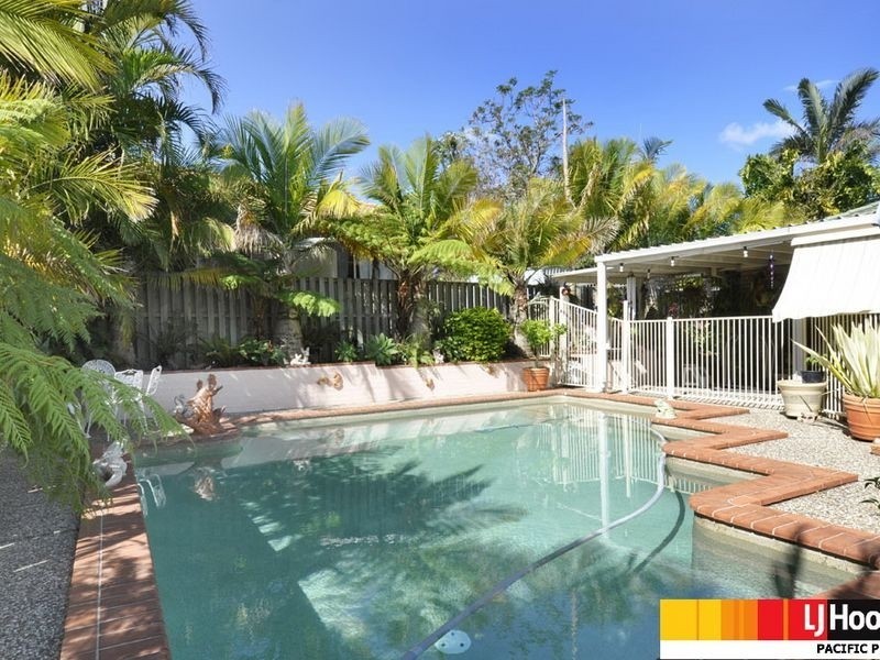 9 Kolonia Street, Pacific Pines QLD 4211