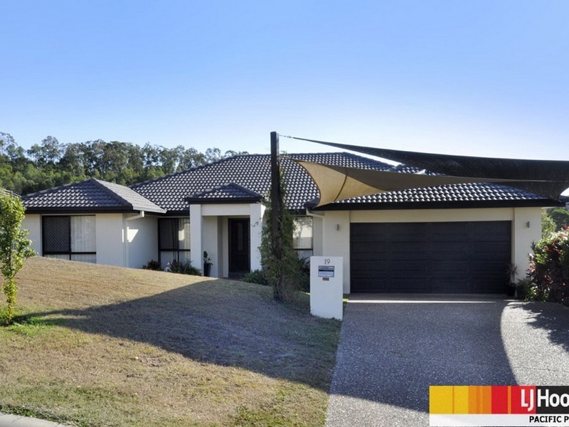 19 Hatutu street, Pacific Pines QLD 4211