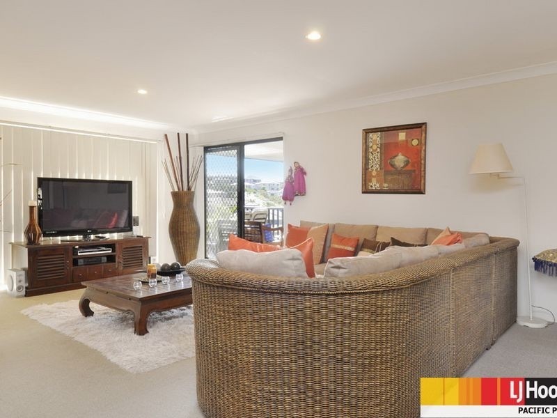19 Hatutu street, Pacific Pines QLD 4211