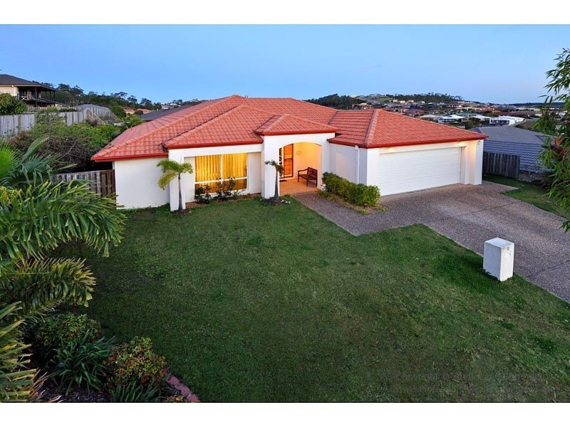 9 Hale Street, Pacific Pines QLD 4211