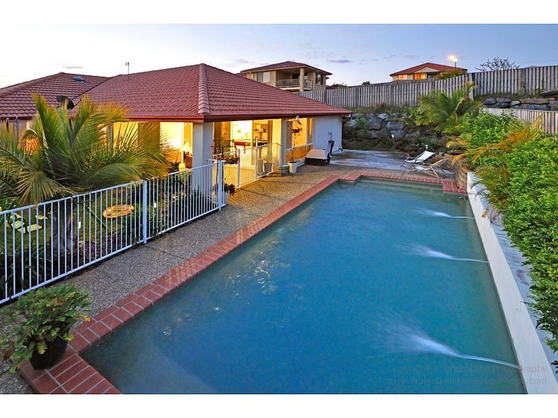 9 Hale Street, Pacific Pines QLD 4211