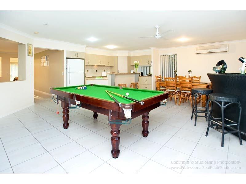 9 Hale Street, Pacific Pines QLD 4211