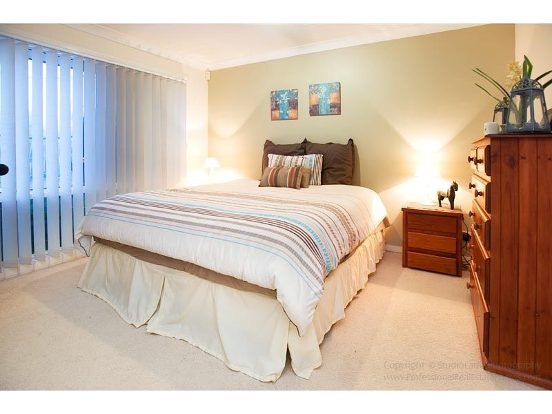 9 Hale Street, Pacific Pines QLD 4211