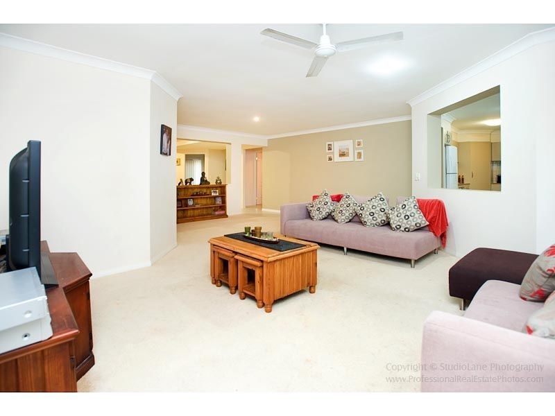 9 Hale Street, Pacific Pines QLD 4211