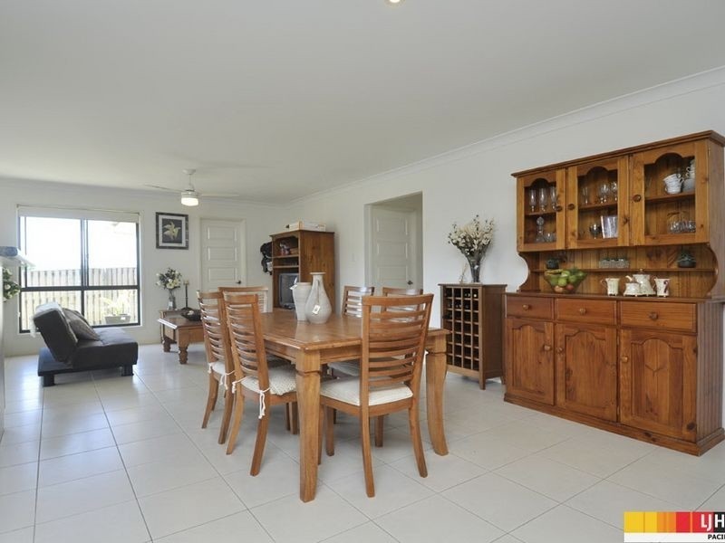 74 Harmsworth Road, Pacific Pines QLD 4211