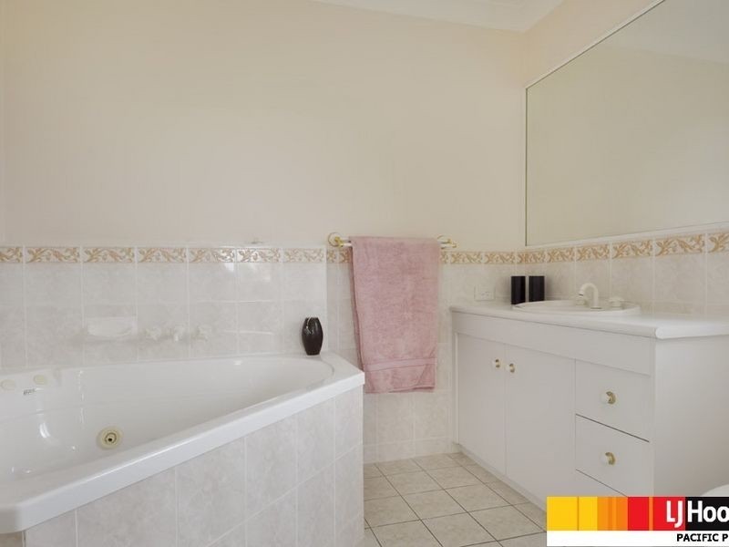 4 Hatutu Street, Pacific Pines QLD 4211