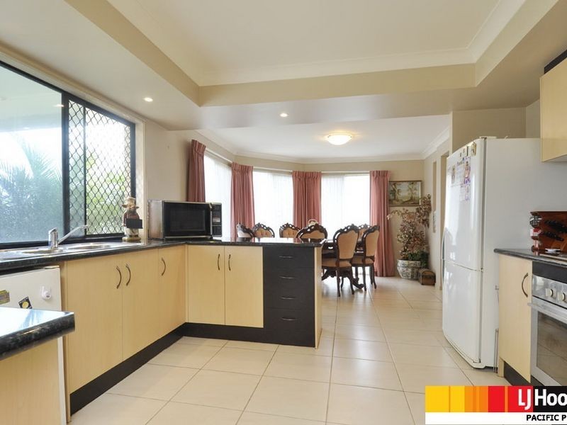 11 Tallow Street, Pacific Pines QLD 4211