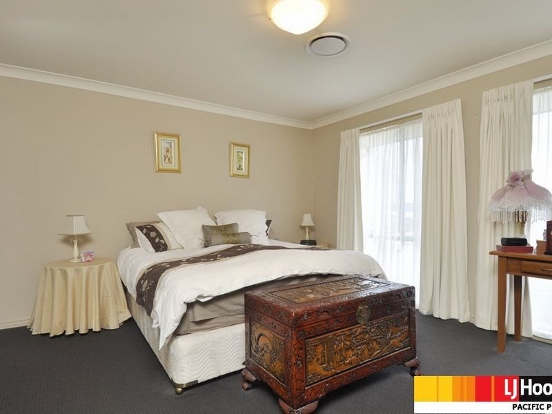 11 Tallow Street, Pacific Pines QLD 4211