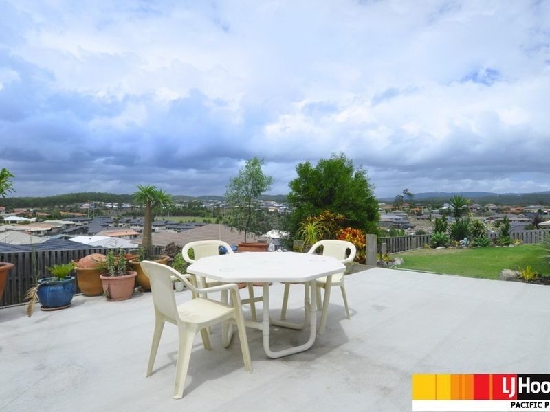 11 Tallow Street, Pacific Pines QLD 4211