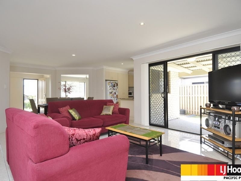 4 Gerard Street, Pacific Pines QLD 4211