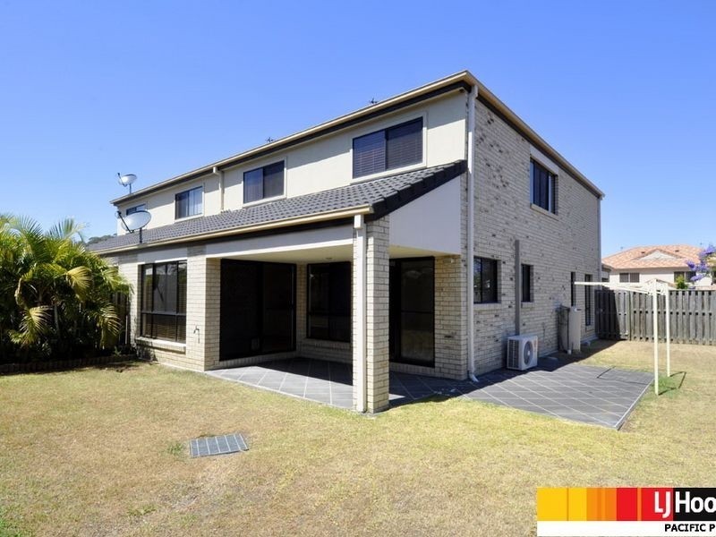 1/4 Stromlo Court, Pacific Pines QLD 4211