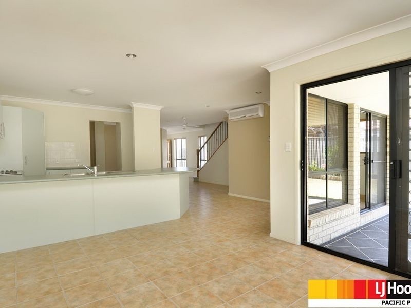 1/4 Stromlo Court, Pacific Pines QLD 4211