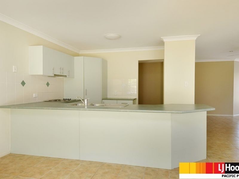 1/4 Stromlo Court, Pacific Pines QLD 4211