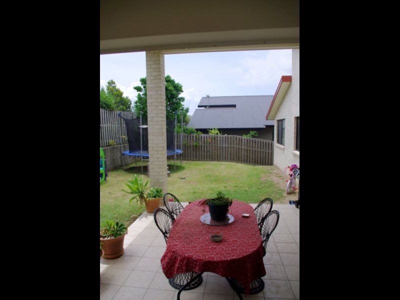 43 Sheffield Circuit, Pacific Pines QLD 4211
