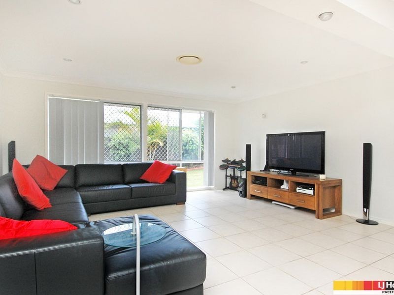3 Augustus Street, Pacific Pines QLD 4211