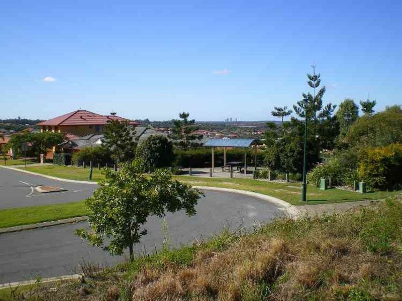 2 Carter Street, Pacific Pines QLD 4211