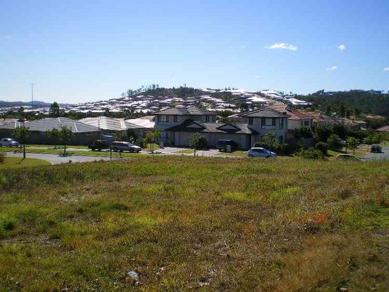 2 Carter Street, Pacific Pines QLD 4211