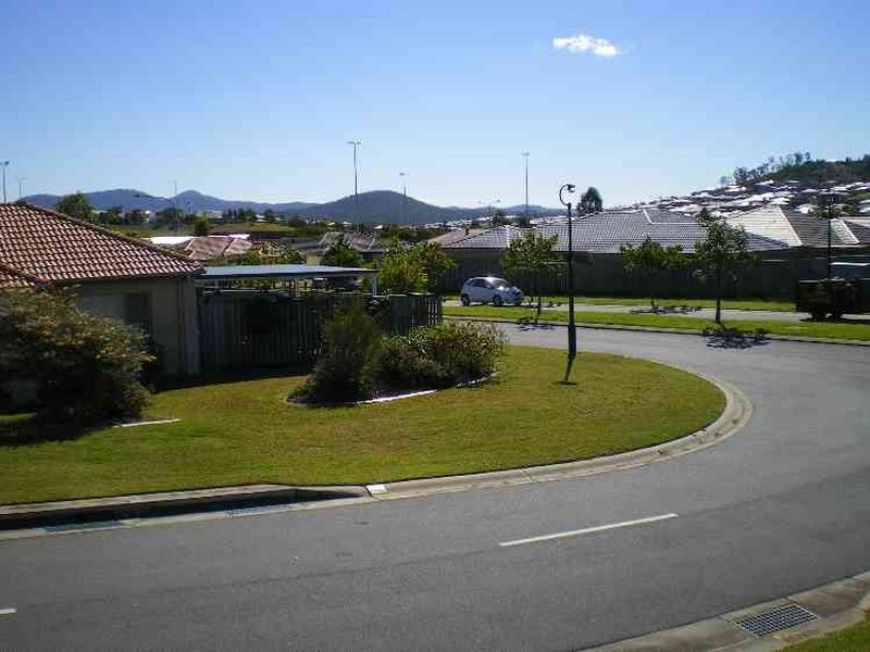 2 Carter Street, Pacific Pines QLD 4211