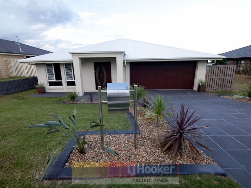19 Bowley Street, Pacific Pines QLD 4211
