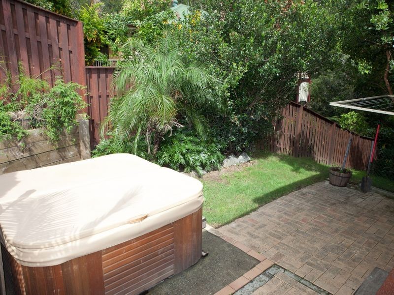 12 Bellona Court, Pacific Pines QLD 4211