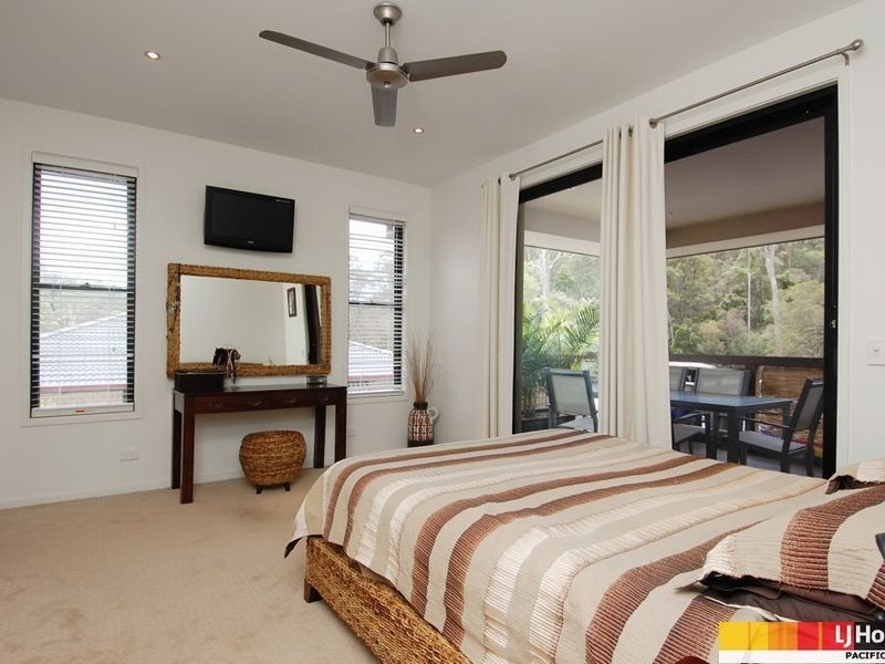 18 McGuire Court, Maudsland QLD 4210