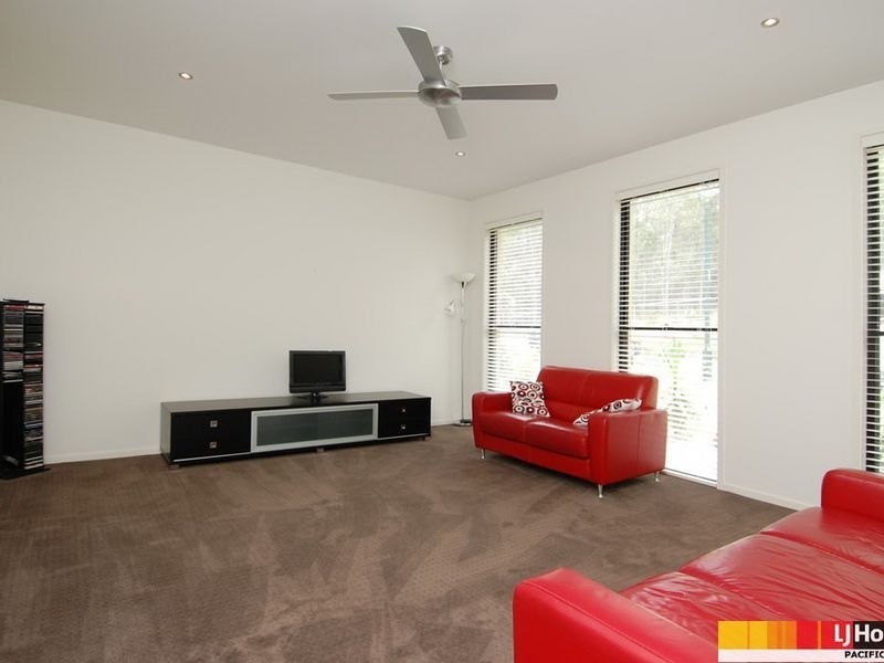 18 McGuire Court, Maudsland QLD 4210