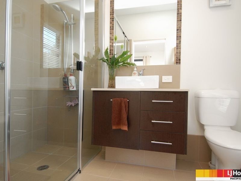 18 McGuire Court, Maudsland QLD 4210