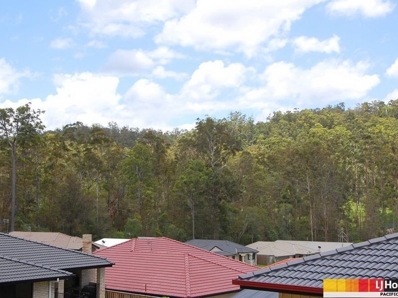 18 McGuire Court, Maudsland QLD 4210