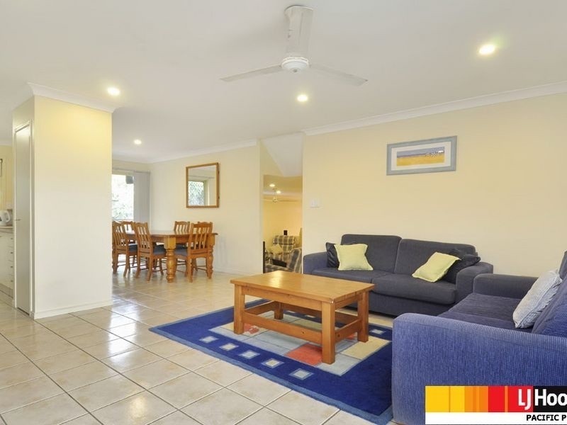 4 Flint Court, Pacific Pines QLD 4211