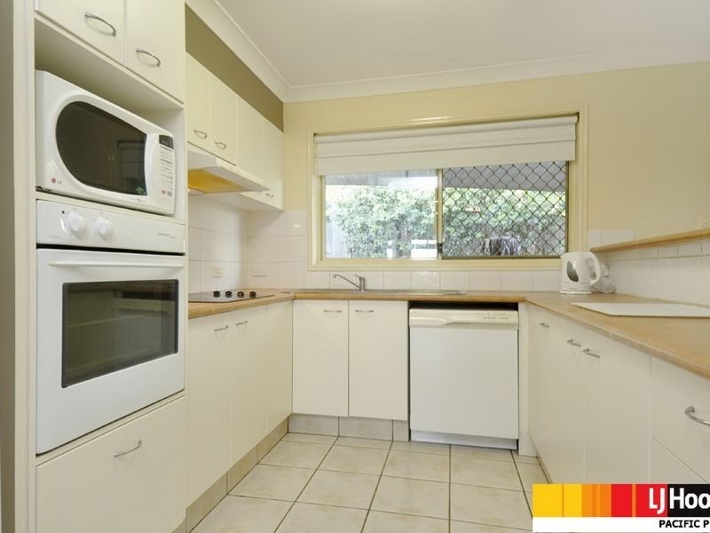 4 Flint Court, Pacific Pines QLD 4211