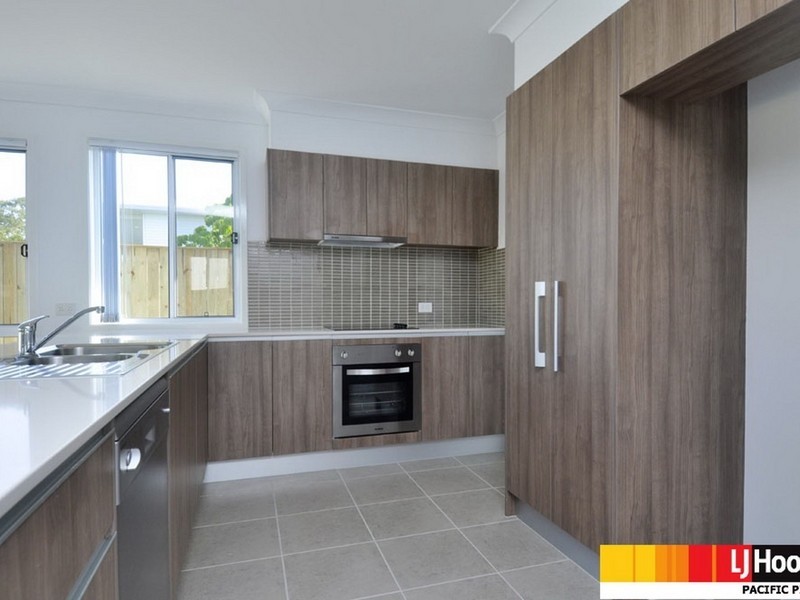 11 Sydney Street, Labrador QLD 4215