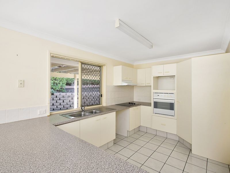 11 Malekula Rise, Pacific Pines QLD 4211