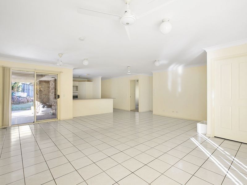 11 Malekula Rise, Pacific Pines QLD 4211