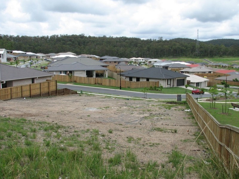 42 Hawkesbury Avenue, Pacific Pines QLD 4211