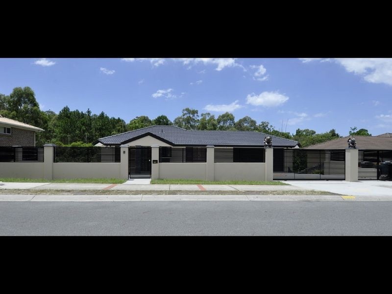 14 Galapagos Way, Pacific Pines QLD 4211