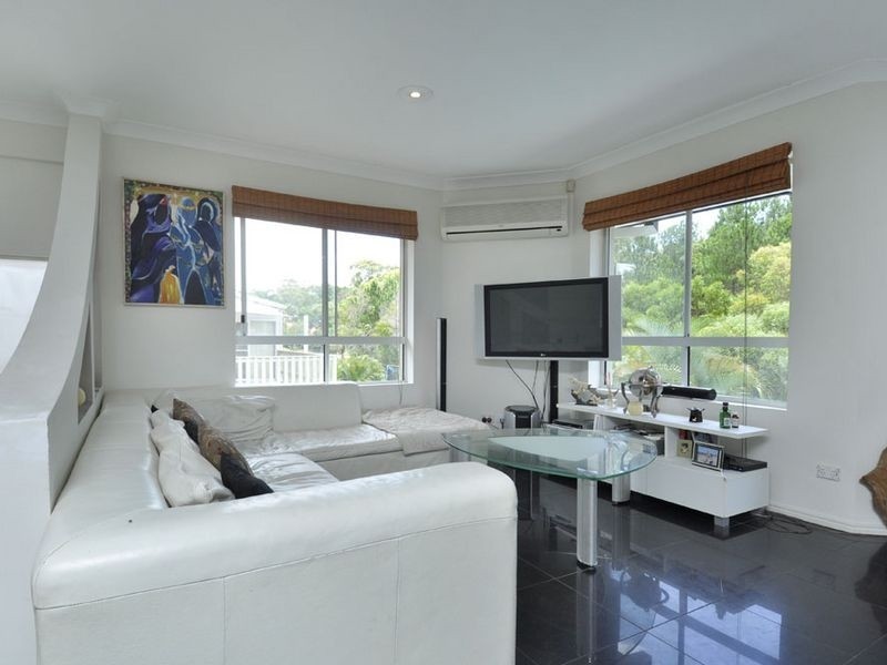 14 Galapagos Way, Pacific Pines QLD 4211