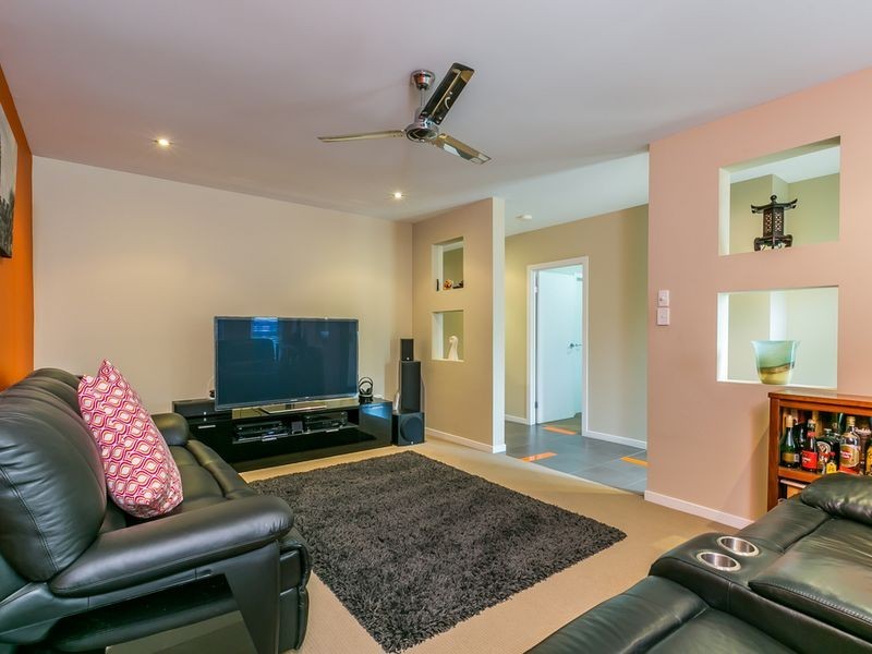 19 Bimberi Row, Pacific Pines QLD 4211